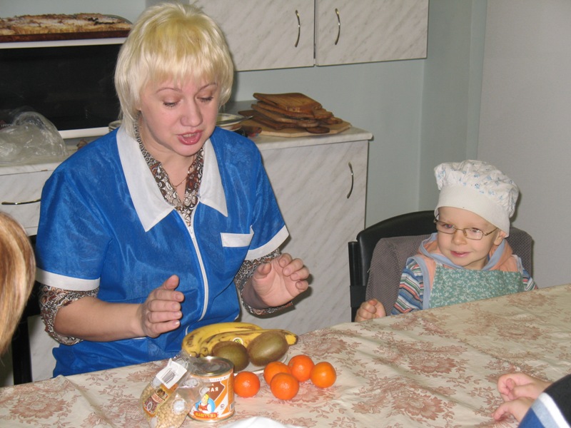 Занятие по кулинарии проводит Малинина МН
