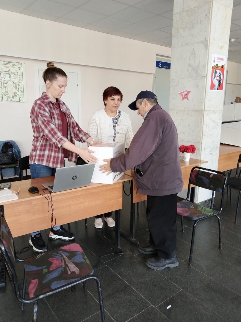 Сегодня завершится выдача подарков детям войны и труженикам тыла в СКЗ «Алмаз»