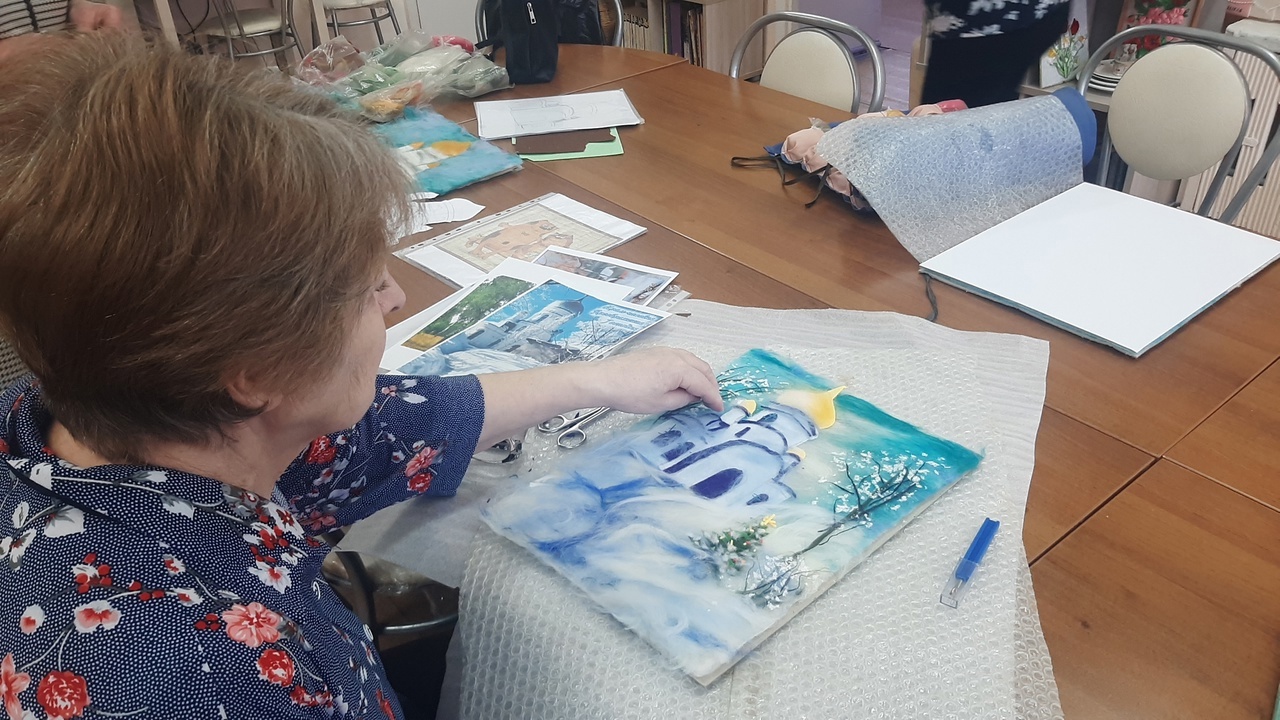 Прошло очередное занятие кружка «Валяние из шерсти» 