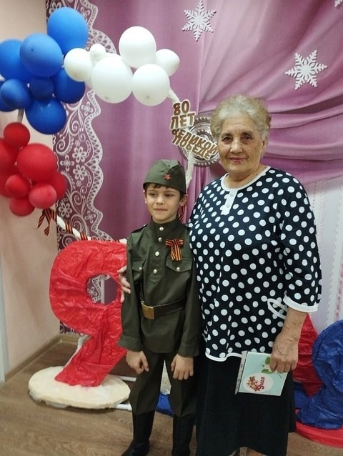 Сотрудники и воспитанники Детского сада №36 «Радуга»  побывали в гостях у наших ветеранов