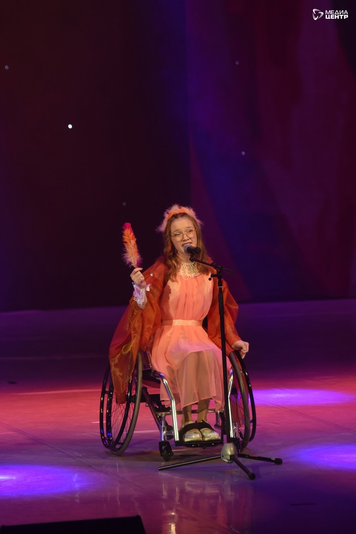 Воспитанницы реабилитационного центра «Преодоление» приняли участие в конкурсе «Мисс уникальность»