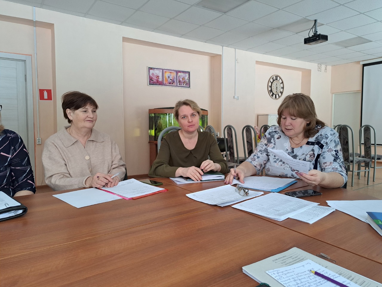 В рамках Комплекса мер «Безопасное детство» в центре «Забота» прошла рабочая встреча