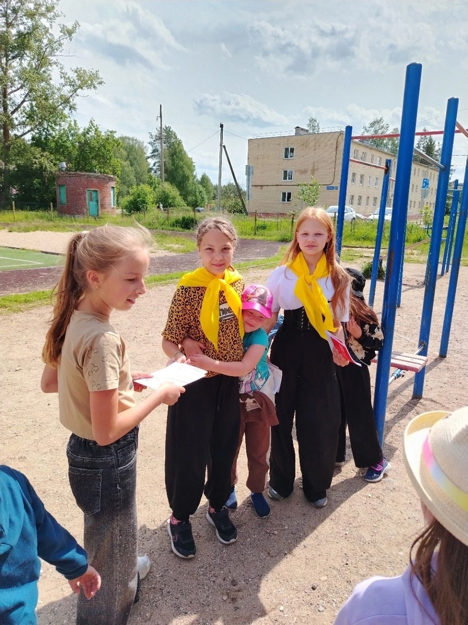 Комплексный центр «Забота» принял активное участие в акции «Курьеры безопасности»