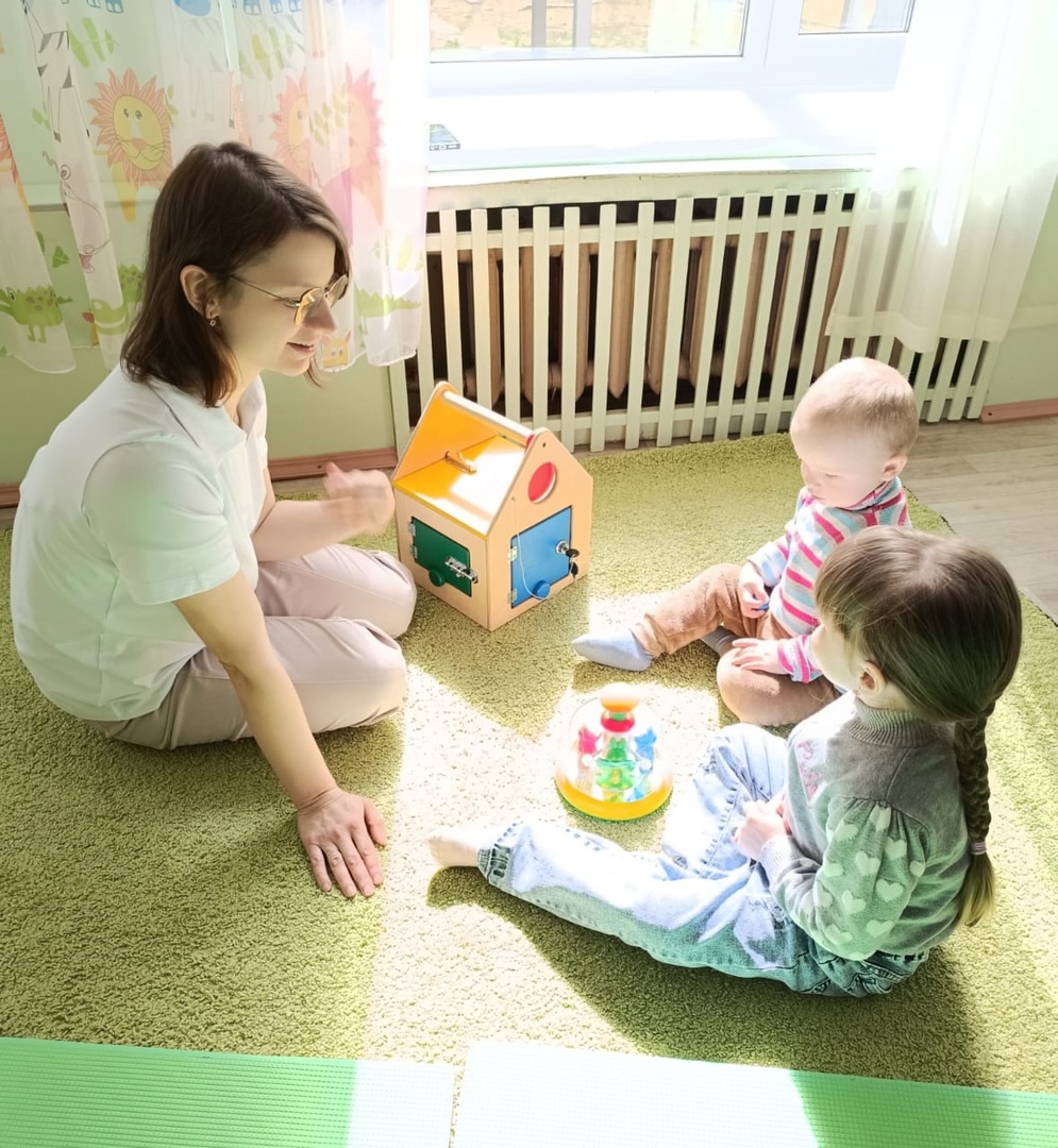 Команда специалистов проекта «Мобильный навигатор» посетила Комплексный центр социального обслуживания населения Кадуйского округа