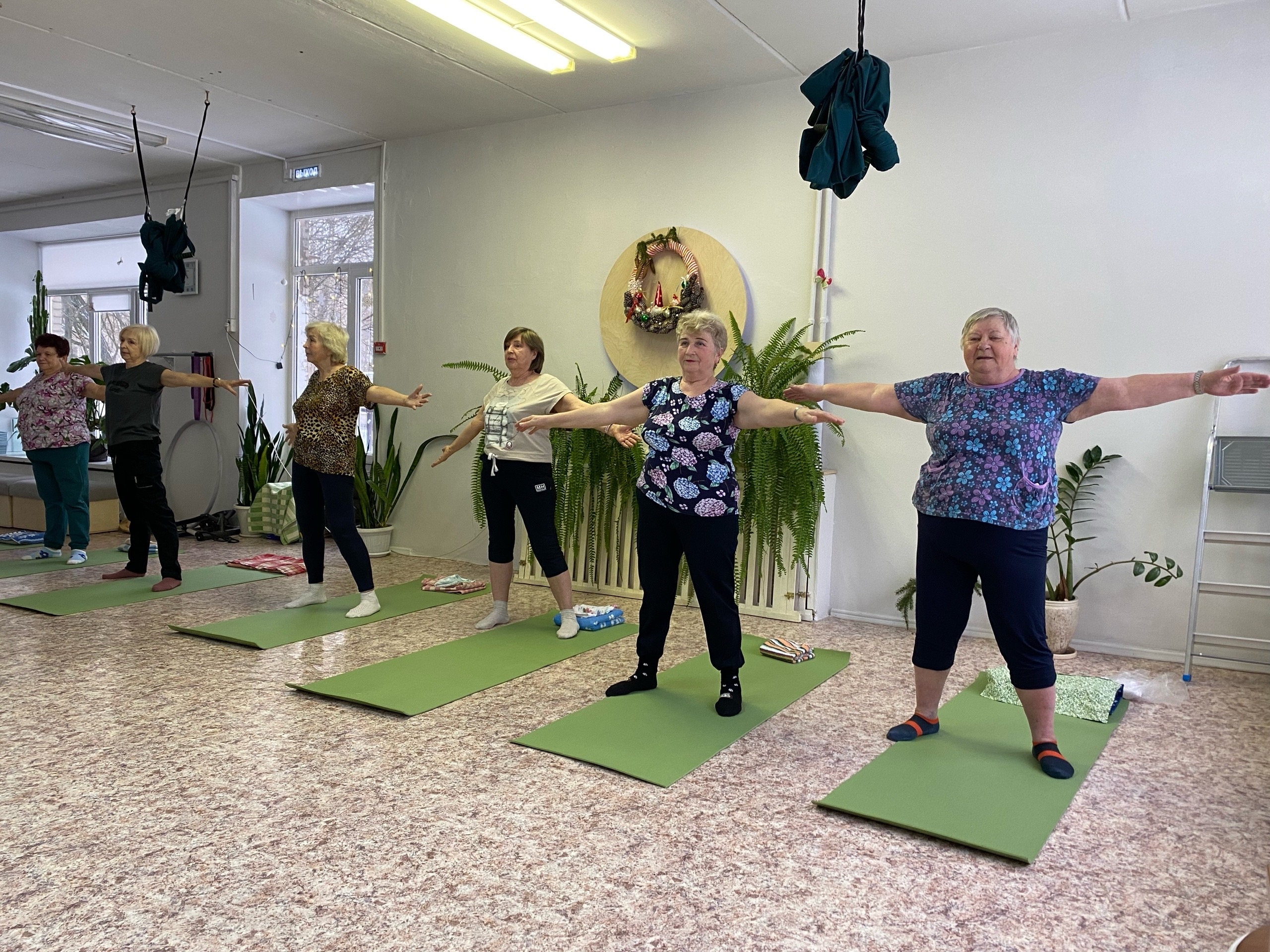 Польза регулярной зарядки для людей старшего возраста
