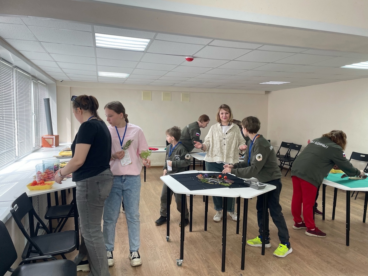 В рамках форума «СВОи35» для участников был проведён мастер-класс «Насыпная мандала»