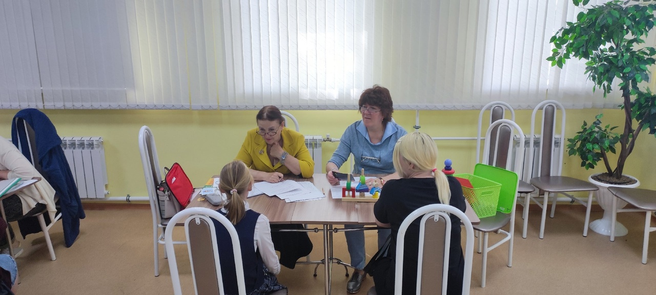 25 мая специалисты выездного микрореабилитационного центра провели диагностику детей, проживающих в Устюженском районе, г. Устюжна.