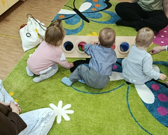 Что делать, если ребенок не смотрит в лицо? 