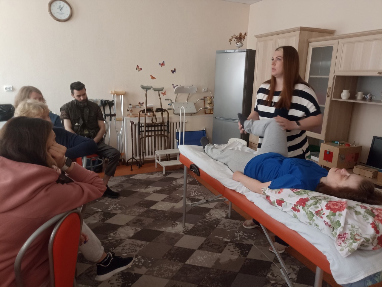 «Школа родственного ухода» продолжает работу в «Заботе» 