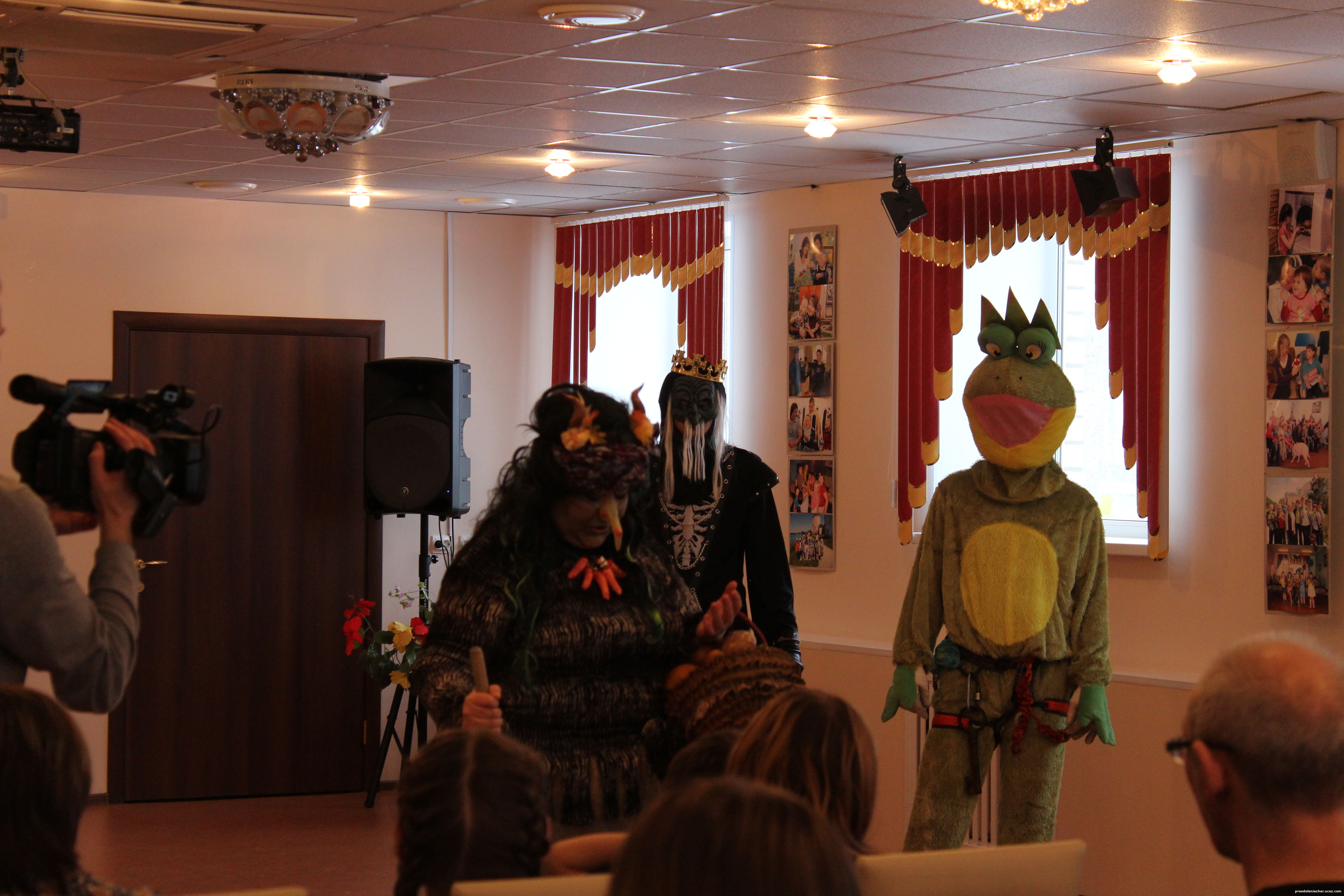 Сами с усами логотип. Надписи с усами. Канал сами с усами. Сами с усами. Сами с усами зоомагазин лого.