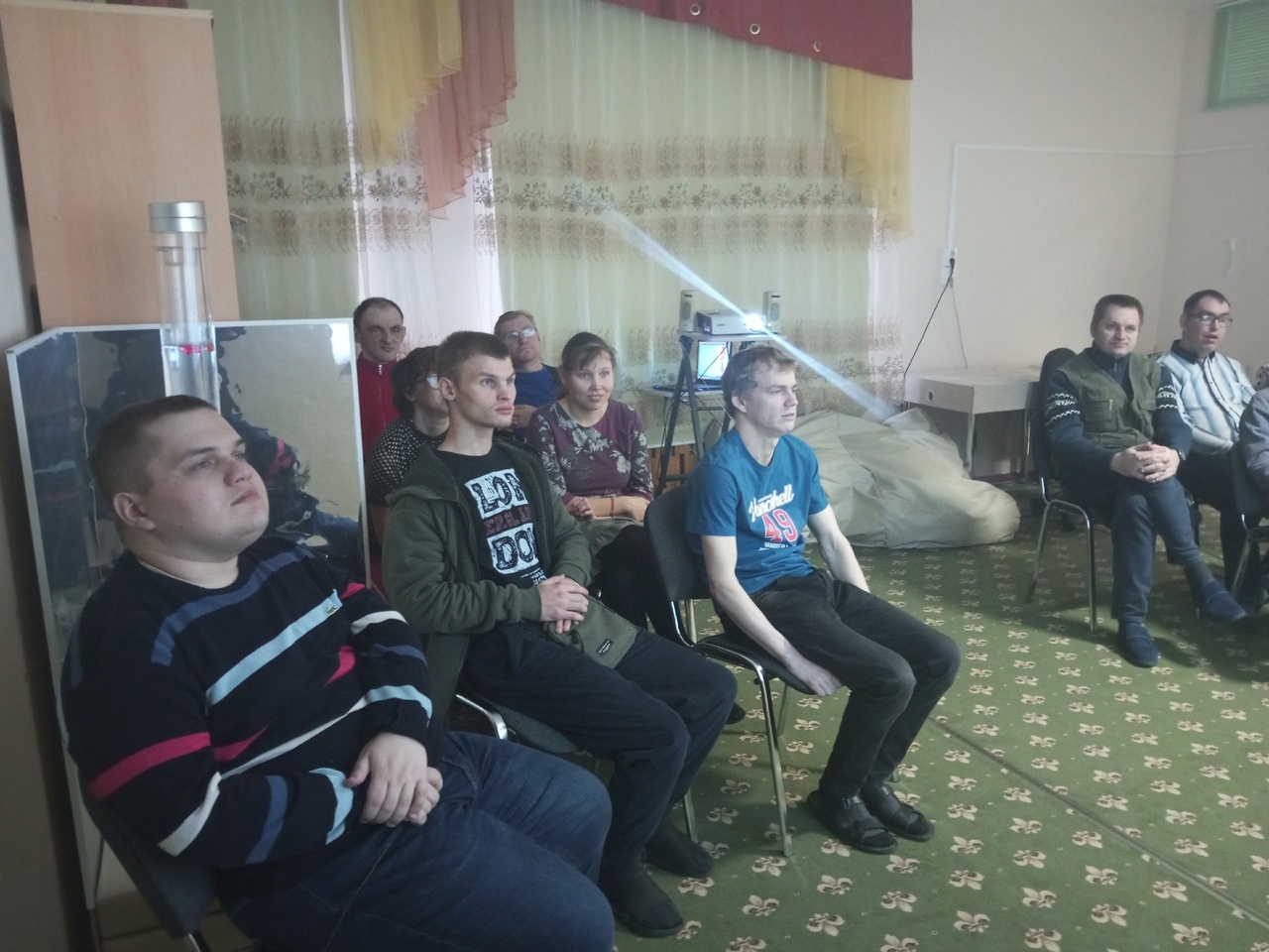  В рамках Декады инвалидов в социально-реабилитационном отделении прошел показ фильма «Паралимпийские виды спорта»