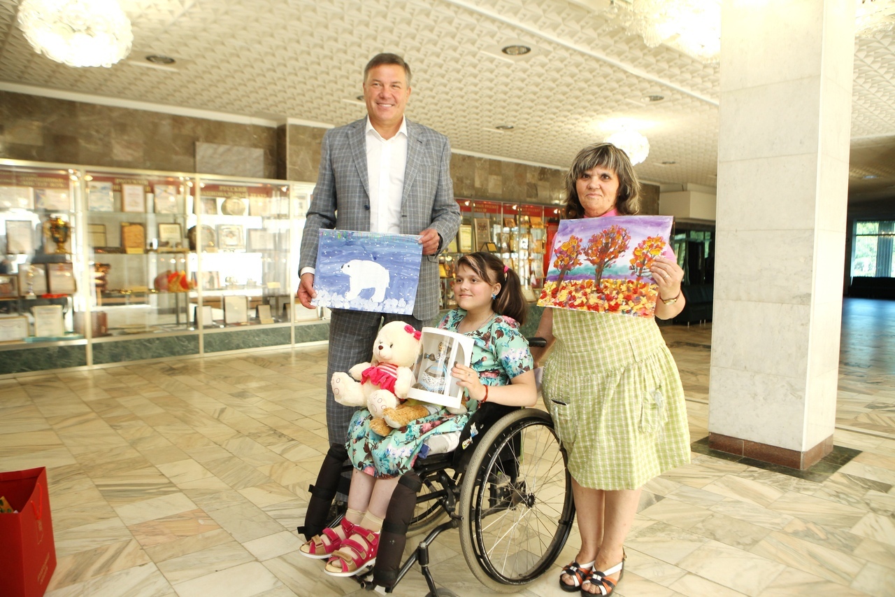 «Всем миром»: мечту девочки на инвалидной коляске исполнили череповчане и Губернатор