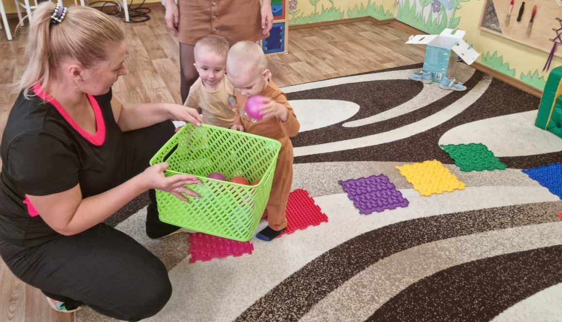 Занятие в группе «Ступеньки»