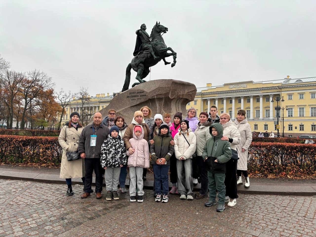 Первый день культурного визита семей вологодских бойцов в Санкт‑Петербург