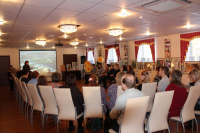 Встречу для родителей проводит БФ Во имя добра